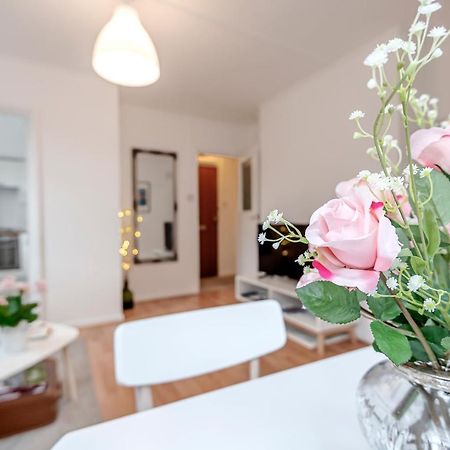 Modern One Bedroom Victoria Apartment لندن المظهر الخارجي الصورة